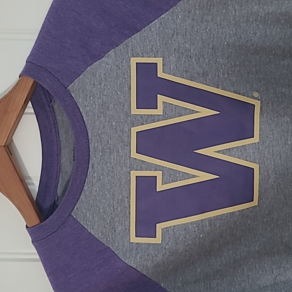 Huskies Lomg Sleeve Tee